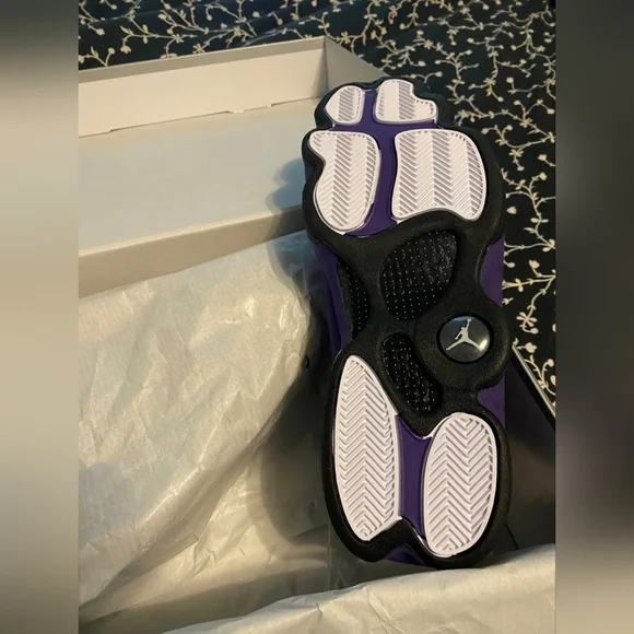 Air Jordan Retro 13 Black/Court Purple/White - Picture 7 of 11